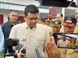 Gubsu Tinjau Pengungsi Erupsi Sinabung: Kita Mikirkan Keselamatan Warga Dulu