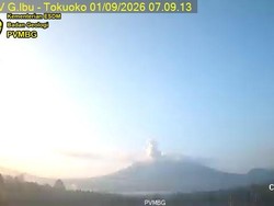 Gunung Ibu di Malut Erupsi Pagi Ini, Semburkan Abu hingga 500 Meter