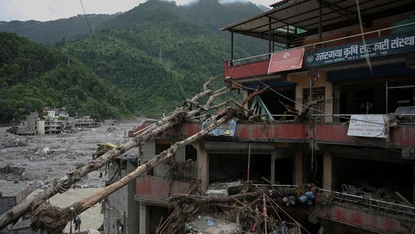 Jejak Dahsyat Banjir Bandang yang Menerjang Nepal