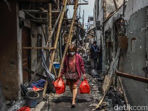 Jejak Kebakaran di Batu Ceper, Warga Cek Rumah yang Tersisa