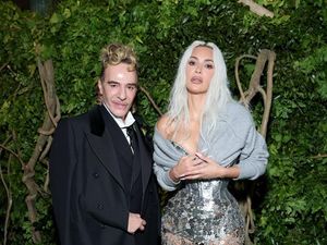 Dosa John Galliano Tak Termaafkan, Pamerannya di MET Gala 2027 Dibatalkan