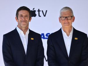 Tim Cook Bikin Apple Jadi Raksasa, John Ternus Ditantang Bikin Gebrakan
