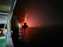 Kapal Angkut Bahan Kimia Terbakar di Perairan Bombana, 2 ABK Tewas