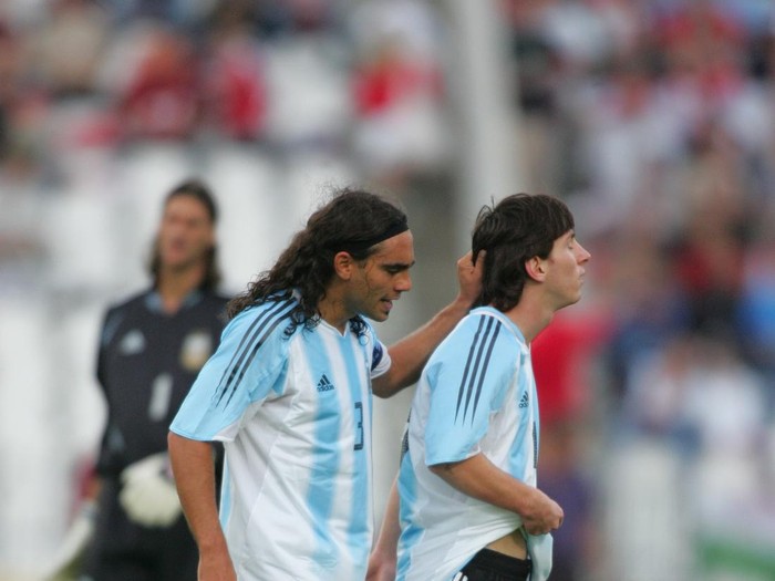 BUDAPEST, HUNGARY - August 17: Juan Pablo Sorin of Argentina consoles Lionel Messi of Argentina after he received a red card during the international friendly match between Hungary and Argentina at the Puskas Ferenc Stadion on August 17, 2005 in Budapest, Hungary.  (Photo by Michael Mayhew/Sportsphoto/Allstar via Getty Images)