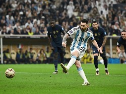 Messi catatkan statistik gila, yakni 56 goal/assist di 56 final yang dijalaninya (REUTERS/Dylan Martinez)