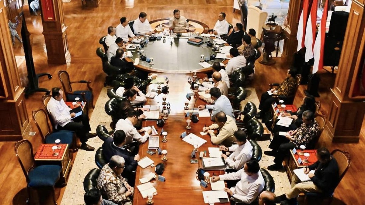 Prabowo Gelar Rapat di Hambalang Bahas Hunian Layak dan ASRI