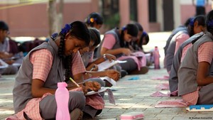 Partai Kecoak Sidak Sekolah, Pemerintah India Batasi Akses