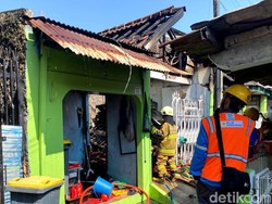 Kebakaran Hanguskan 3 Rumah di Sadang Serang Bandung