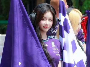 Visual Unreal Pharita BABYMONSTER di Acara Adidas F1, Akrab dengan Pembalap