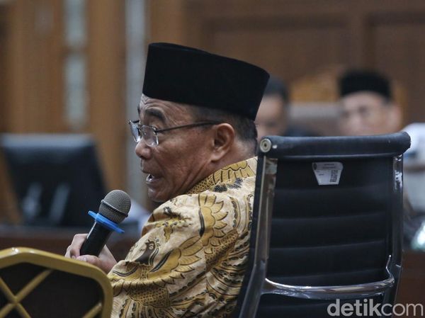 Potret Muhadjir Effendy Saat Bersaksi di Sidang Korupsi Kuota Haji