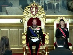 Video Raja Haakon Bersumpah Usai Jadi Raja Baru Norwegia