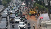 Revitalisasi Gatot Subroto Dimulai, Kendaraan Umum Bisa Melintas di Jalur Busway