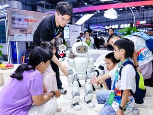 Kenalin Ini Robot Pintar Bikinan Chery, Bisa Mengenali Orang