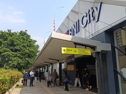 Suasana Stasiun BNI City di Hari Pertama Gantikan Stasiun Karet