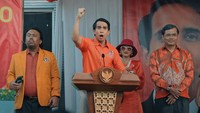 Chaos di Teaser Trailer Bapak Paling Jujur