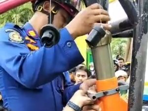Video: Momen Evakuasi Kepala Bocah di Tulungagung Terjepit Tiang Ring Basket