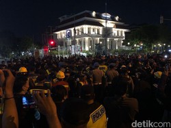 Polda DIY Sebut 7 Polisi Kena Cairan Merica Saat Kericuhan di Simpang Sudirman