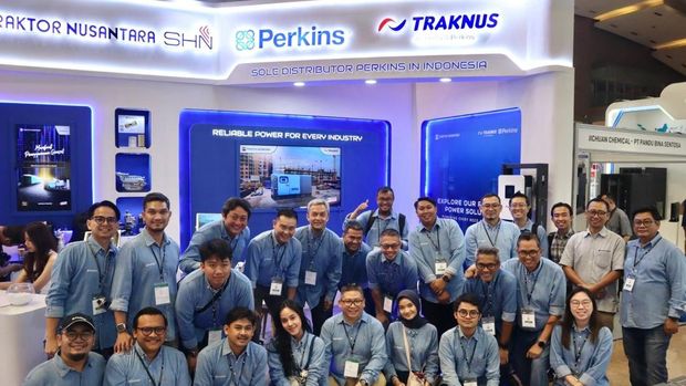 Foto Bersama Team Traktor Nusantara (Foto dok PT Traktor Nusantara)