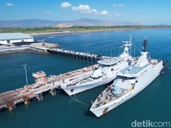 TNI AL Salurkan 40 Ton Bantuan Gempa dari Papua ke Nagekeo