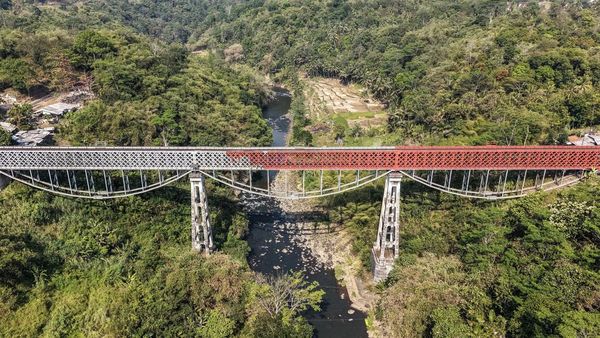 Jembatan Cirahong Bersolek, Cagar Budaya Peninggalan 1893 Kembali Dipercantik