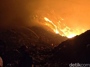 Membara TPA Putri Cempo Solo Dilalap Api