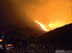 Kebakaran TPA Putri Cempo Solo, Api Berkobar Hebat