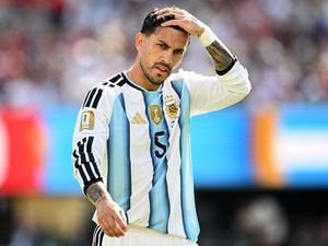 Kena Skorsing 10 Laga, Paredes: Pensiun Aja Kali Ya...