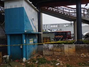 Tukang Mi Ayam Cium Bau Menyengat Sebelum Mayat Ditemukan di Gardu LRT Pancoran