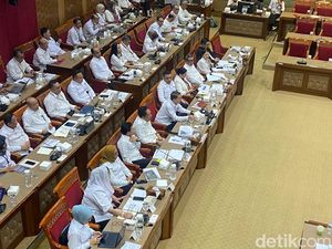 Fadli Zon Ungkap Rekonstruksi Desa Adat Sade Butuh Anggaran Rp 30 M