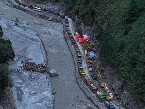 Video: China Buka Jalur Pelabuhan Gyirong Seminggu setelah Banjir Nepal