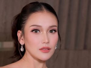 Kondangan di Bali, Gaya Ayu Ting Ting Pakai Tas Rp 70 Juta Curi Perhatian