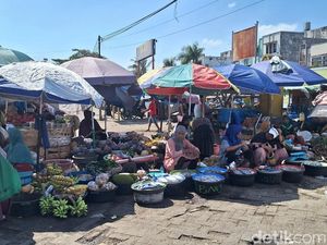 228 Pedagang di Area Parkir Pasar Kebon Roek Mataram Bakal Ditertibkan