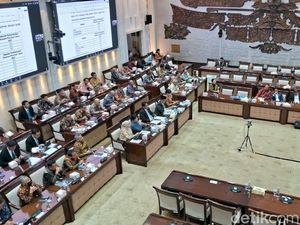 Asumsi Makro RAPBN 2027 Disetujui, DPR Minta Pemerintah Jaga Defisit-Utang