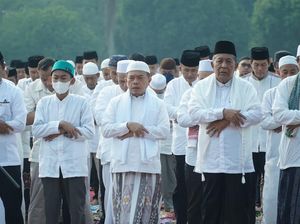 Pemprov-Warga Jambi Gelar Salat Istisqa Minta Hujan Atasi Karhutla dan Kabut Asap