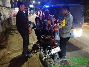 Bensin Habis dan Tak Punya Uang Pulang, Warga Minta Bantuan Polisi via 110