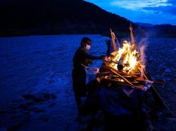 Sepekan Banjir Himalaya, Keluarga Korban Mulai Gelar Pemakaman Simbolis