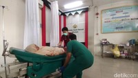 Penanganan Puluhan Siswa SMA 3 Nganjuk Keracunan Menu MBG