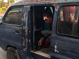 Pria Diduga Mabuk Hajar Sopir Pete-pete di Polman Pakai Kunci Roda