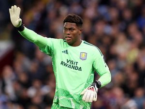 Zion Suzuki Bikin Sejarah, Jadi Kiper Pertama Jepang di Premier League