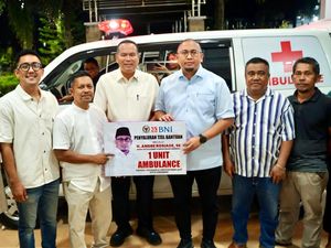 Andre Rosiade Penuhi Aspirasi Nelayan Pariaman, Serahkan Ambulans untuk Warga