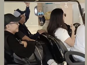 Ari Lasso Cerita Kondisi di Pesawat Garuda Pecah Ban Saat Take Off dari Jakarta