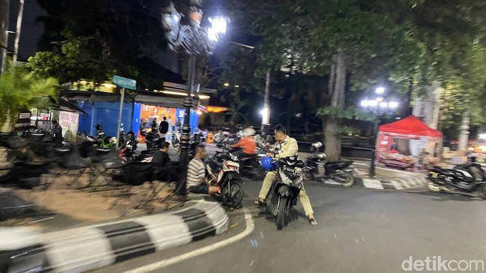 Dikeluhkan Ngepruk Rp10 Ribu, Parkir Liar di Jalan Pahlawan Semarang Akan Ditertibkan
