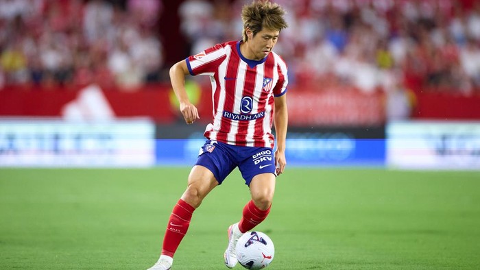 SEVILLE, SPAIN - AUGUST 29: Kang In Lee of Atletico de Madrid in action during the LaLiga EA Sports 2026/27 match between Sevilla FC and Atletico de Madrid at Estadio Ramon Sanchez Pizjuan on August 29, 2026 in Seville, Spain. (Photo by Fran Santiago/Getty Images)