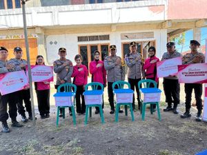 Kapolda NTT Cek Kondisi Rumah Personel yang Terdampak Gempa di Manggarai