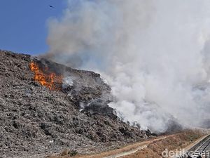 Kebakaran di TPA Putri Cempo Solo Seluas 6 Hektare