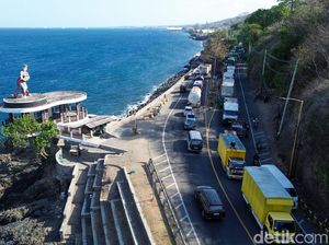 Jalur Situbondo-Ketapang Macet 2 Arah!