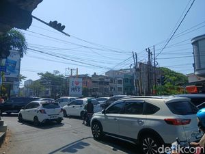 Traffic Light Padam Picu Macet di Jalan Veteran-Sungai Saddang Makassar