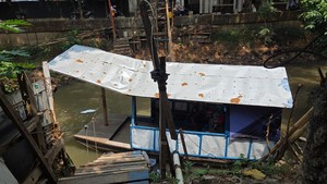 Nasib Perahu Eretan di Tengah Rencana Jembatan Kali Pesanggrahan