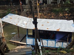Nasib Perahu Eretan di Tengah Rencana Jembatan Kali Pesanggrahan