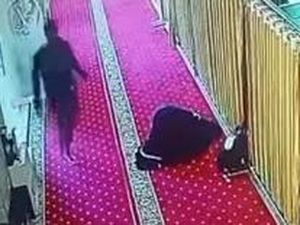 Maling Bawa Kabur Laptop-HP Mahasiswi Saat Salat di Masjid Makassar